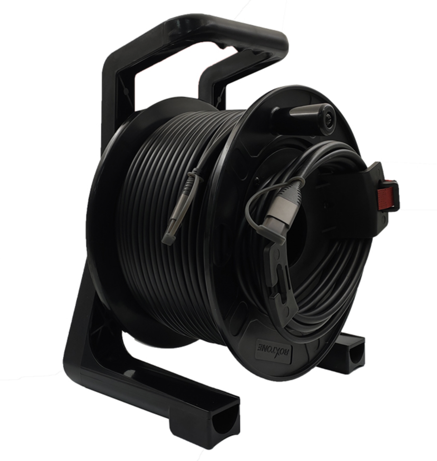 Gold-plated HDMI 2.1 connector on 50m active optical fibre hybrid cable