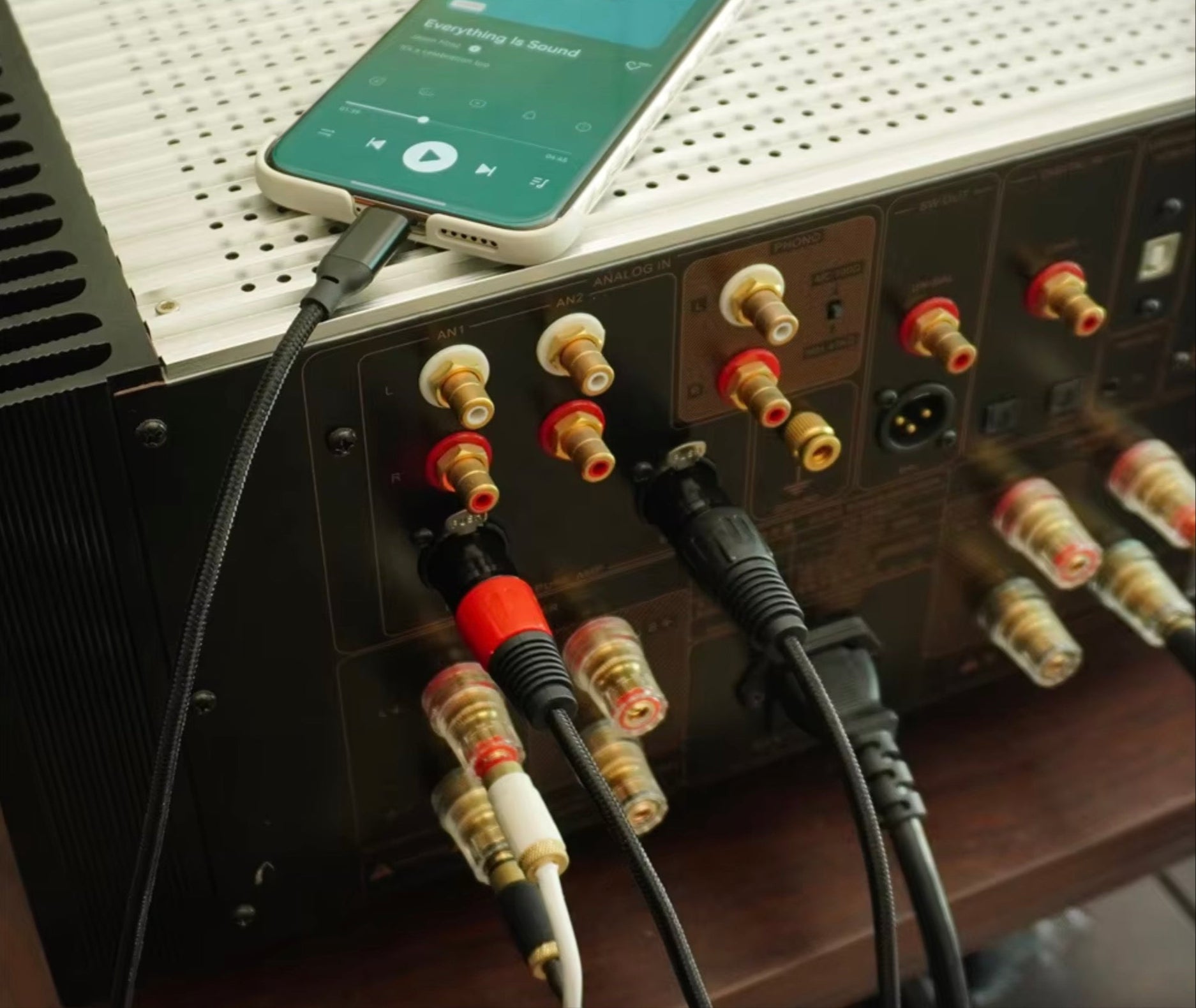 Type-C to XLR output cable for mixer and active speakers