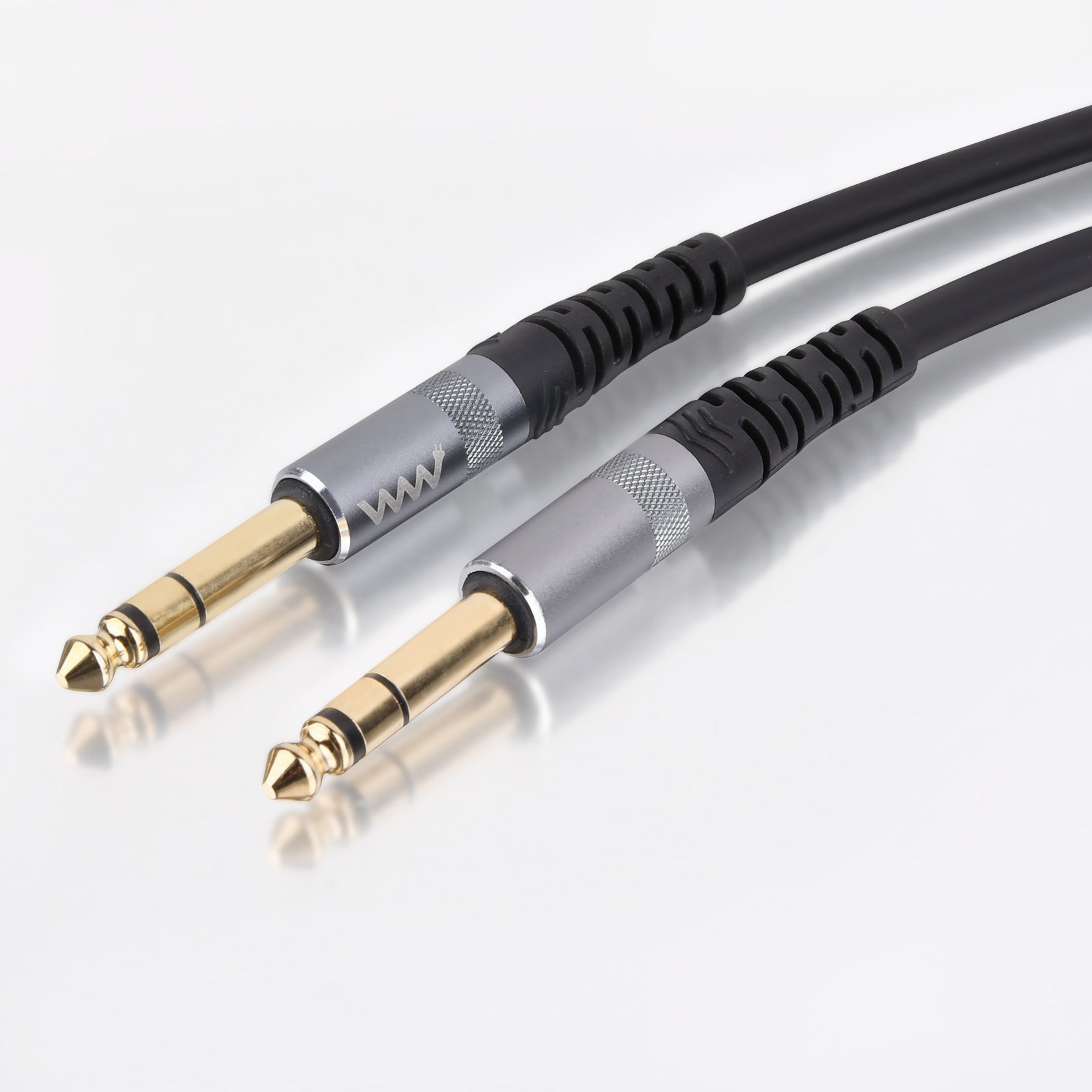 Gold-plated 6.35mm TRS connectors on stereo cable